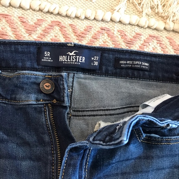 Dark wash Hollister jeans - Picture 2 of 3